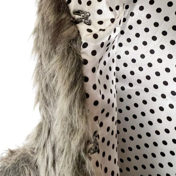 Forever 21 Brown and Tan Faux Fur Vest Size Medium - Picture 4 of 7